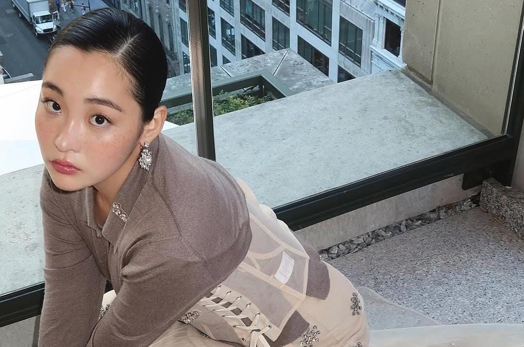 Featuring Kim Min-ha (Image via @minhakim__/Instagram)